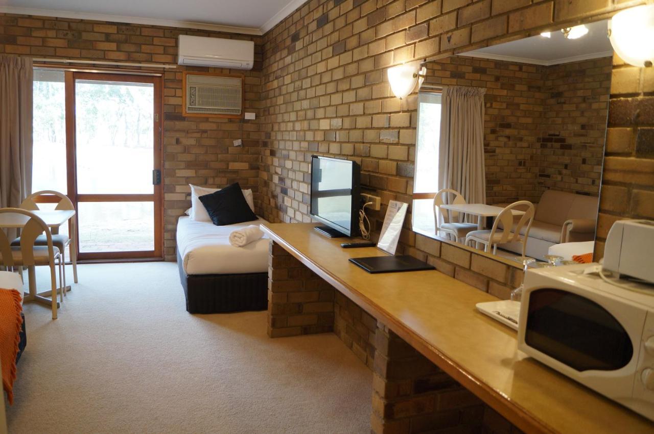 Magdala Motor Lodge & Lakeside Restaurant 斯托尔 外观 照片