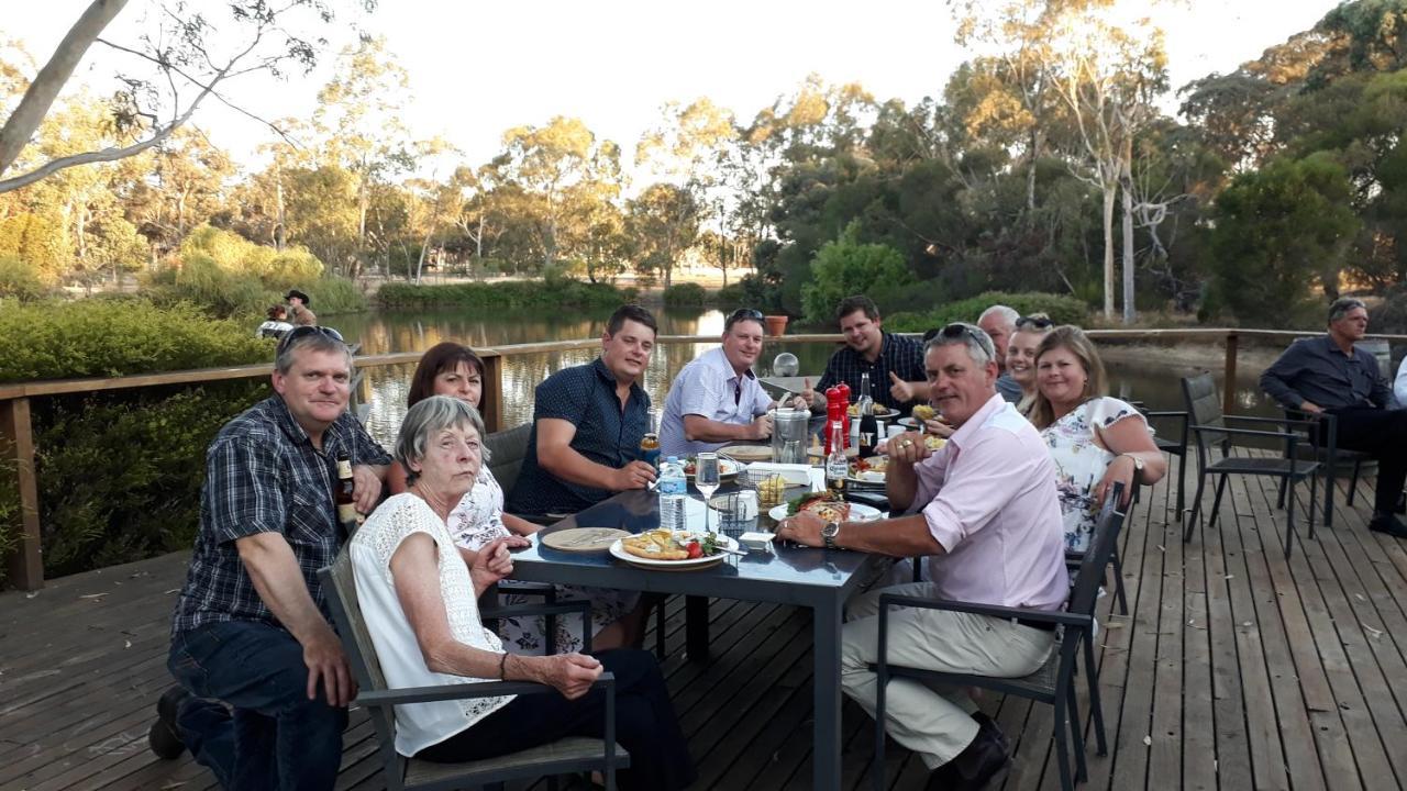 Magdala Motor Lodge & Lakeside Restaurant 斯托尔 外观 照片
