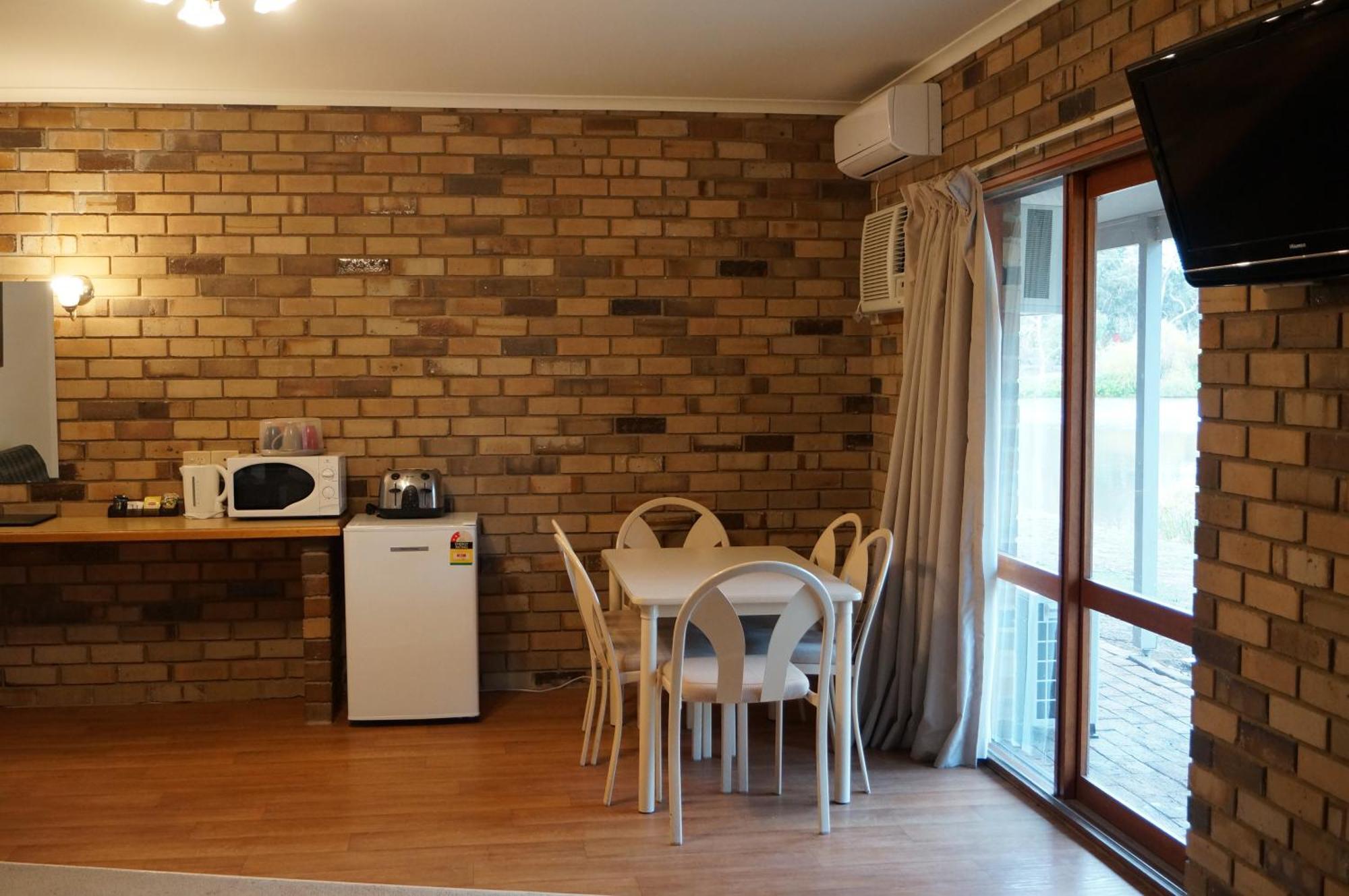 Magdala Motor Lodge & Lakeside Restaurant 斯托尔 客房 照片