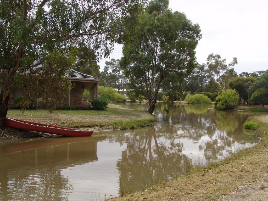 Magdala Motor Lodge & Lakeside Restaurant 斯托尔 外观 照片
