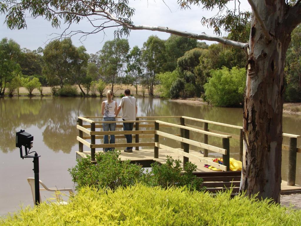 Magdala Motor Lodge & Lakeside Restaurant 斯托尔 外观 照片