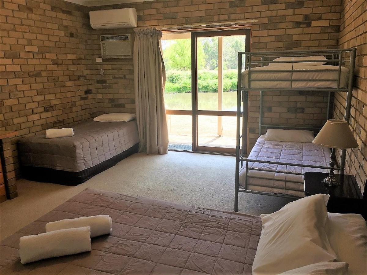 Magdala Motor Lodge & Lakeside Restaurant 斯托尔 外观 照片